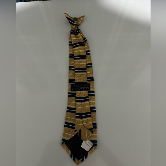 Boy's Clip On Tie Stripes - Picture 2 of 4